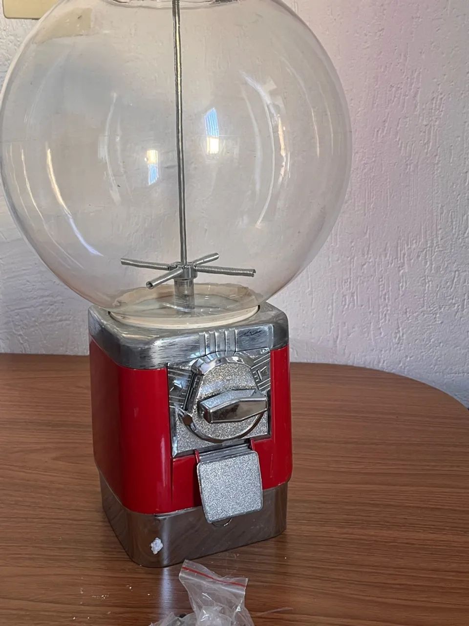 Máquina Vending Machine Retrô Globo Redondo - NOVA / SEM USO