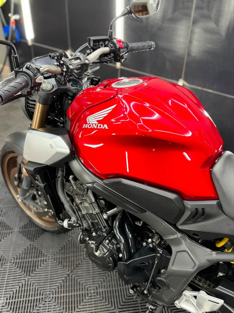 CB 650r 2020 - Foto 2