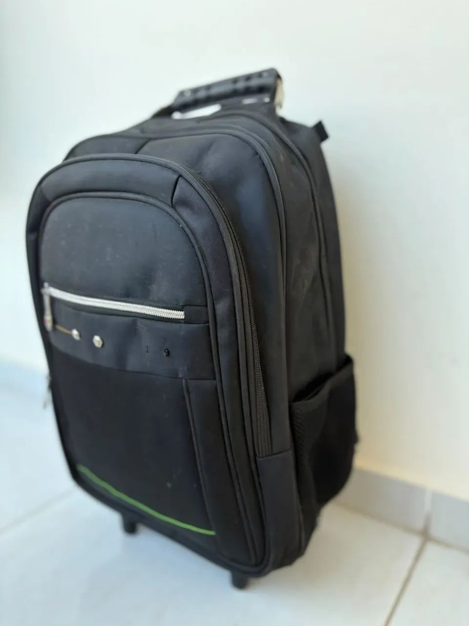 Mochila de rodinha seminova  - Foto 3