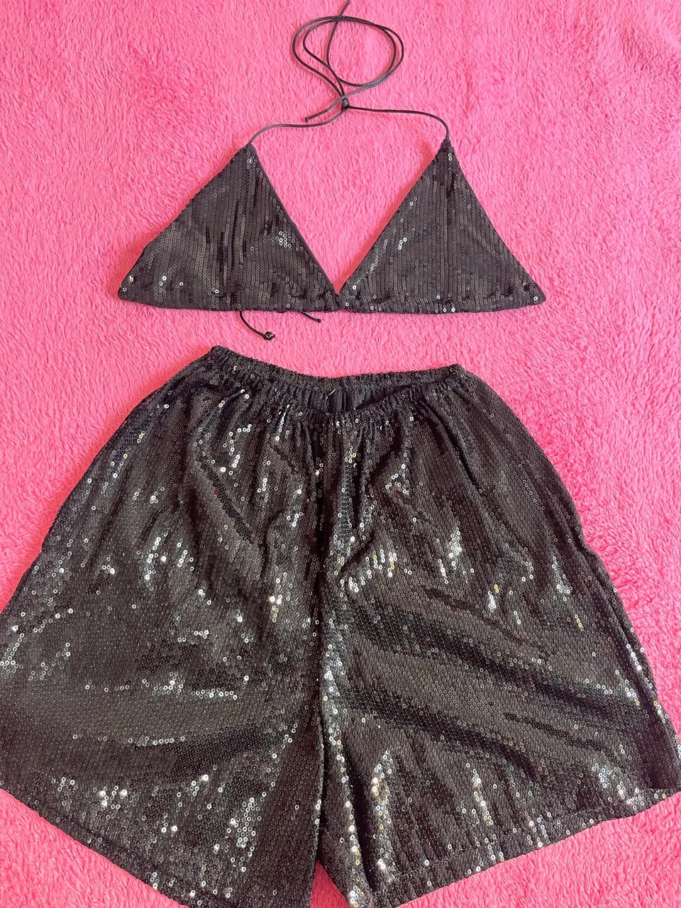 Look completo total black glow  - Foto 2