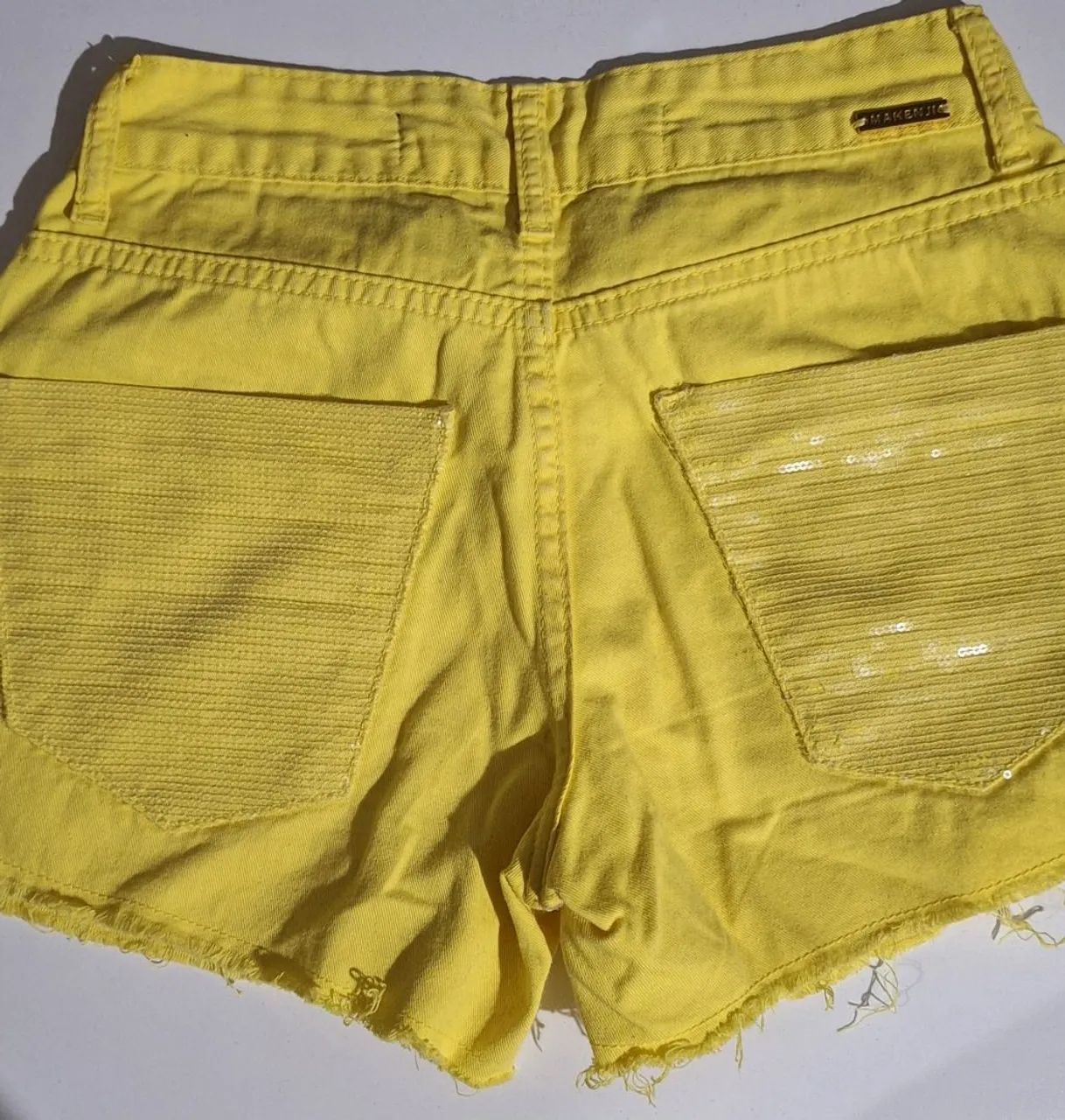 Short Amarelo com Paetê  - Foto 4