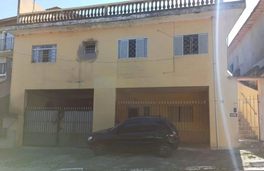 Imóvel com 4 casas para Renda em Cotia