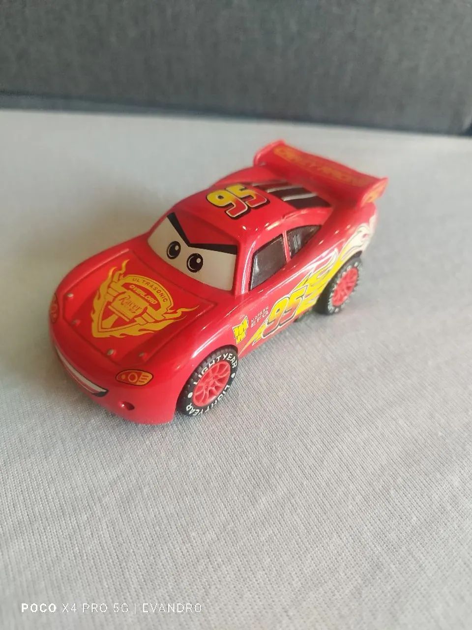 Miniatura Relâmpago Macqueen  - Foto 2