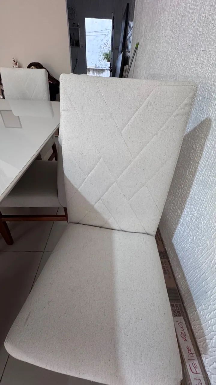 Mesa de jantar retangular com 1.80m e 6 cadeiras  - Foto 5