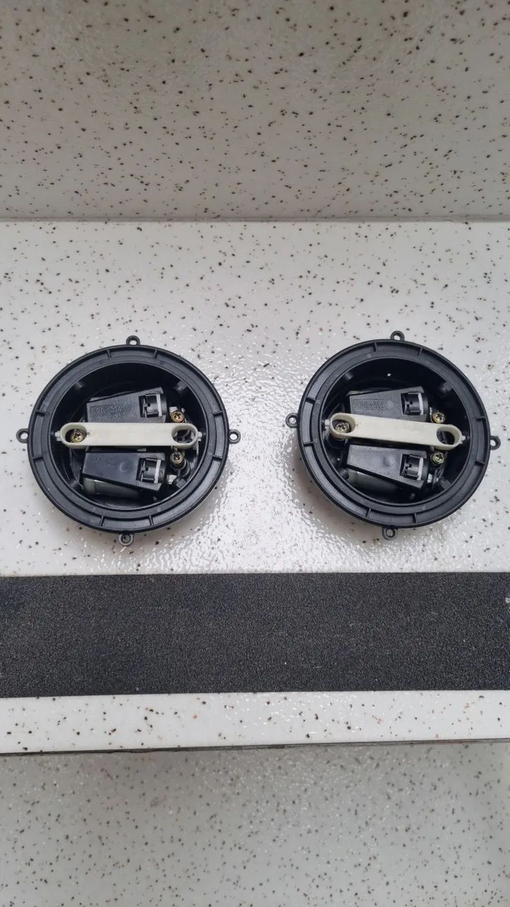 Motor elétrico do retrovisor do Ford Scort - Foto 2