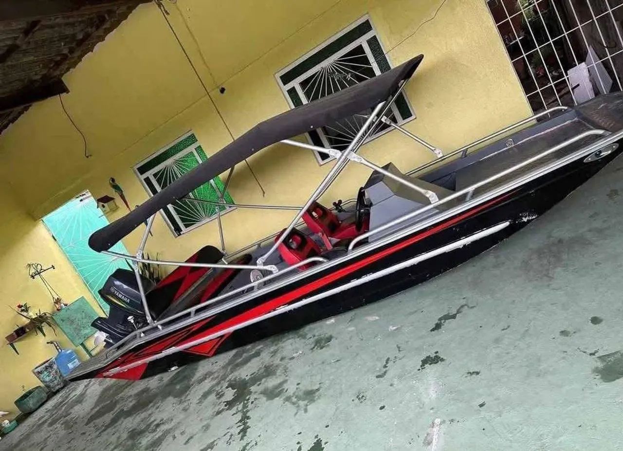 Vende-se lancha