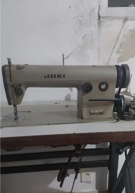 Máquina Reta Industrial Juki DDL-227 com Mesa