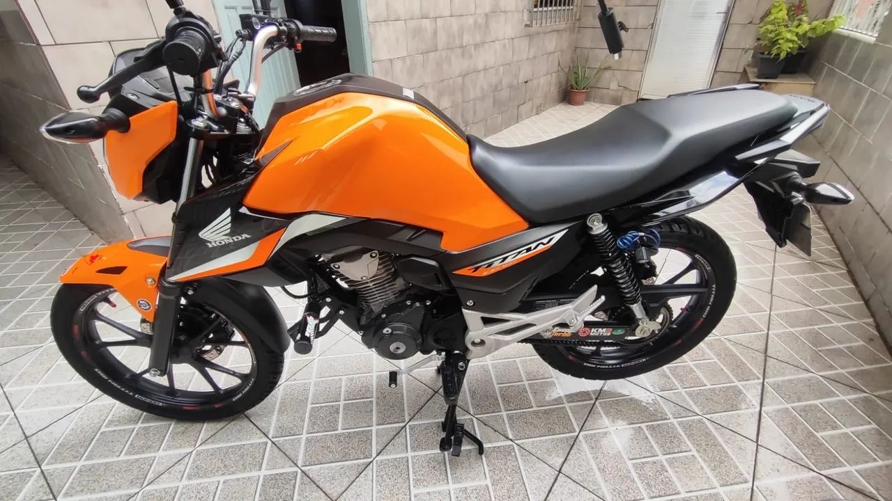 Titan  - Foto 4