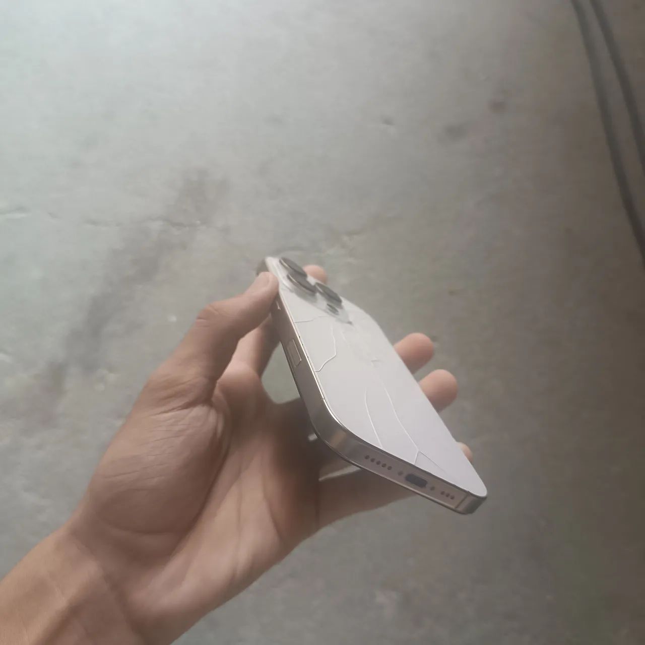 iPhone 16 pro  - Foto 2