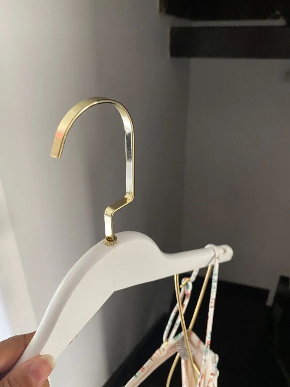 cabides silhueta dourado biquíni  - Foto 2
