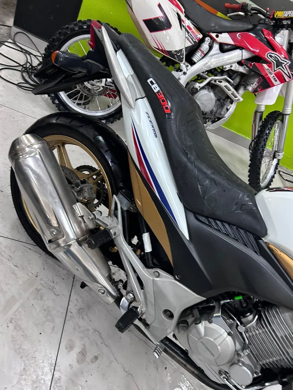 HONDA CB 300R - Foto 2