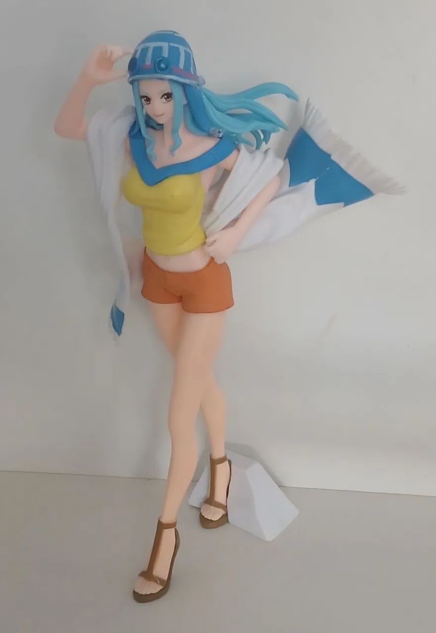 BONECO ACTION FIGURE ONE PIECE GRANDE VIVI DO DESERTO
