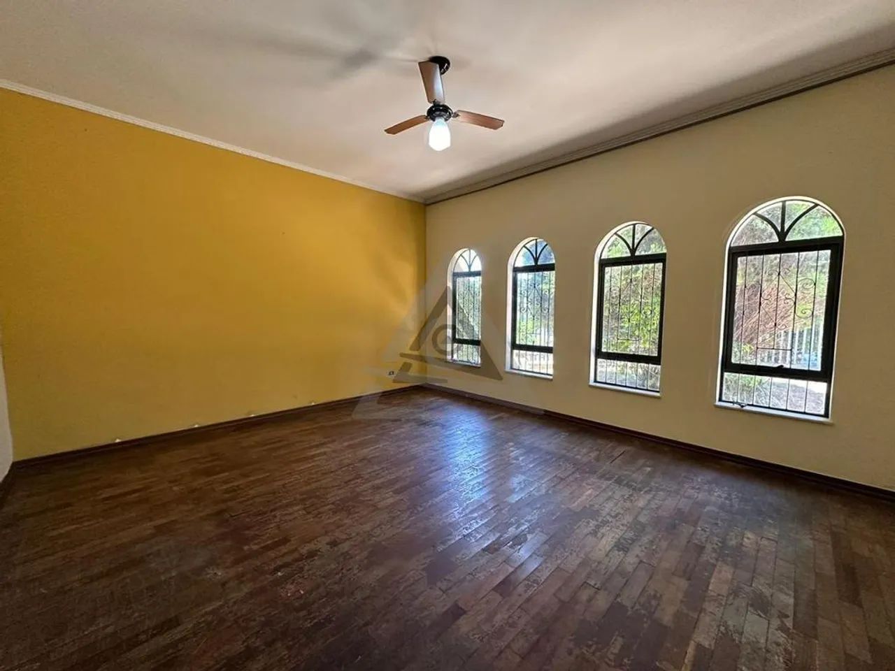Casa para alugar em Campinas, Parque Jambeiro, com 3 quartos, com 140 m² - Foto 2