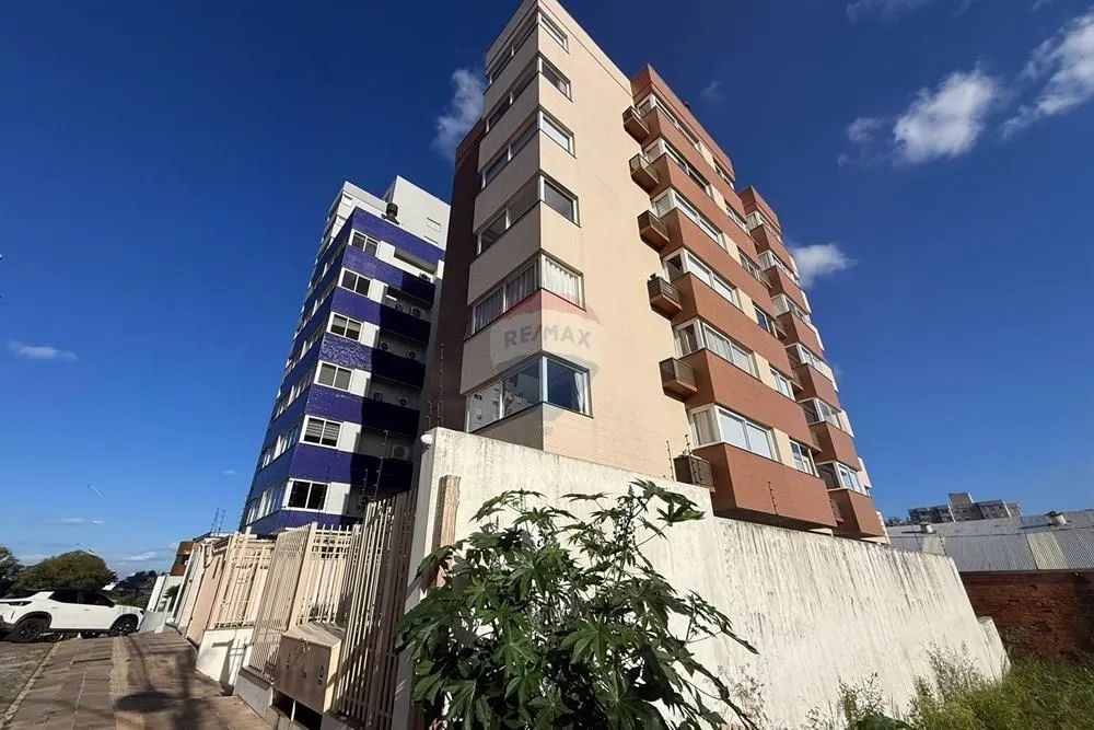 Apartamento com 2 quartos no Humaitá.