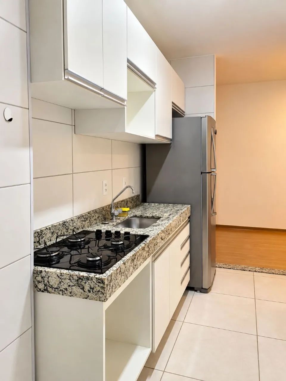 Excelente apto, ventilado e bem localizado - Foto 3