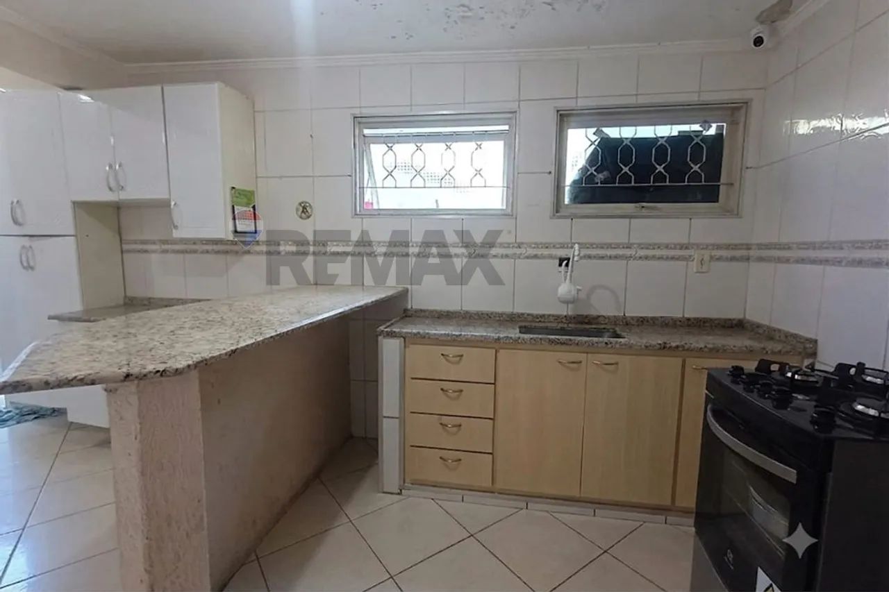 Casa Ampla com 2 Vagas, Suíte e Edícula - Foto 4