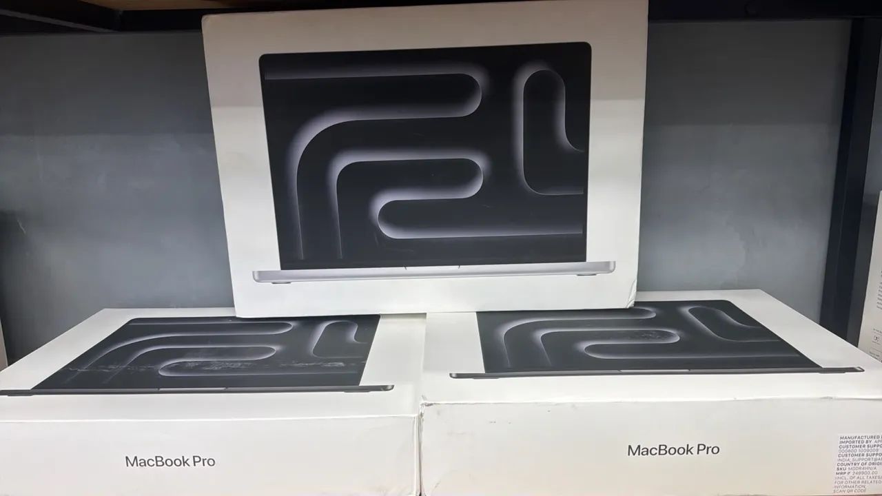 MacBook Pro 14 M5 24GB ram ssd 1TB Space Black