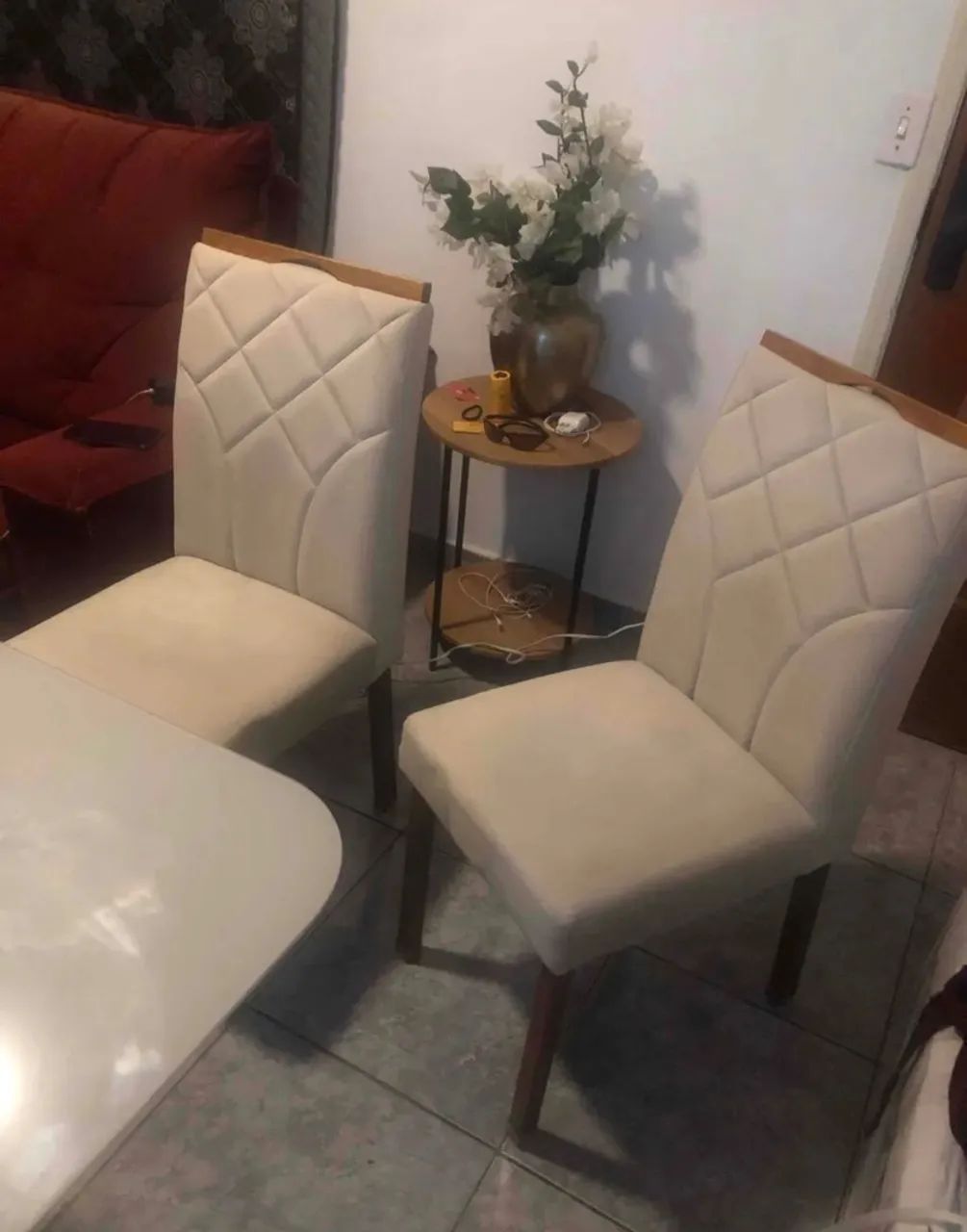 Mesa impecável com 4cadeiras 1,20x0,90