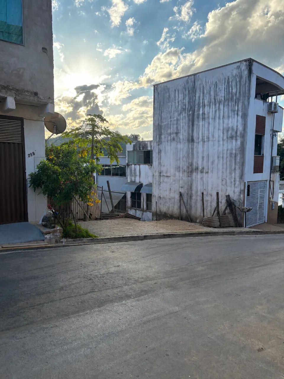 Lote 300m2, Jardim Vitória. Já com projeto.
