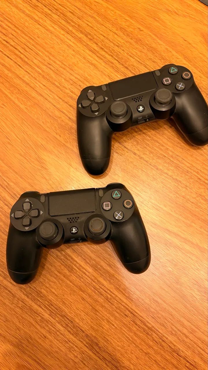 PlayStation 4 Slim 1TB com 2 controles  - Foto 4