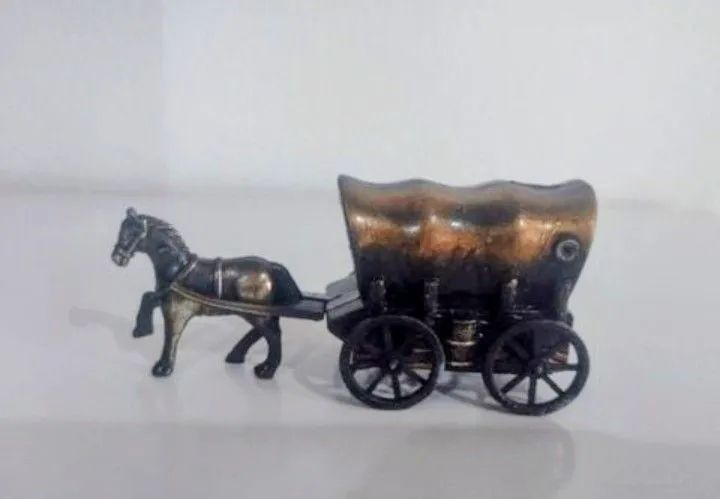 Miniatura Carruagem do Velho Oeste em Metal 