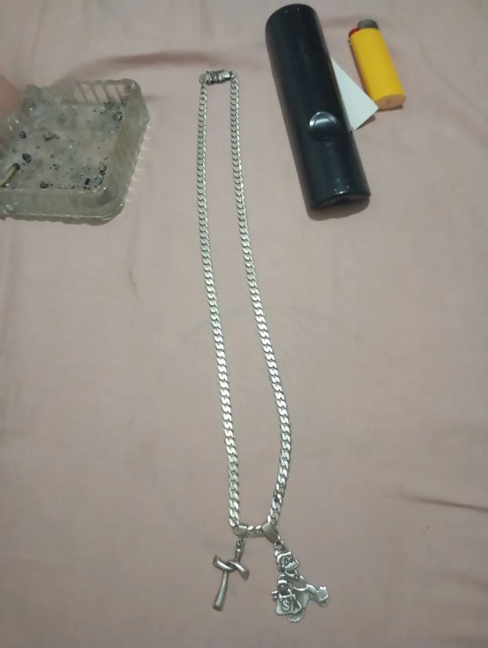 Vende-se cordão de prata.