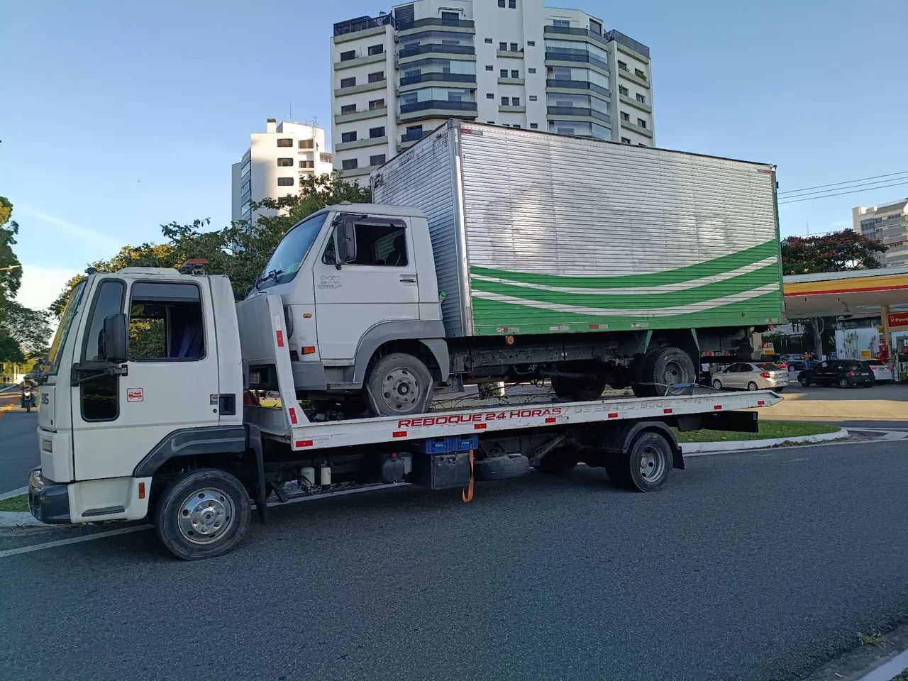 Vende se cargo 815 guincho - Foto 3