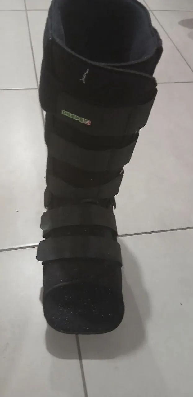  imobilizadora ortopédica (frequentemente chamada de "robofoot")