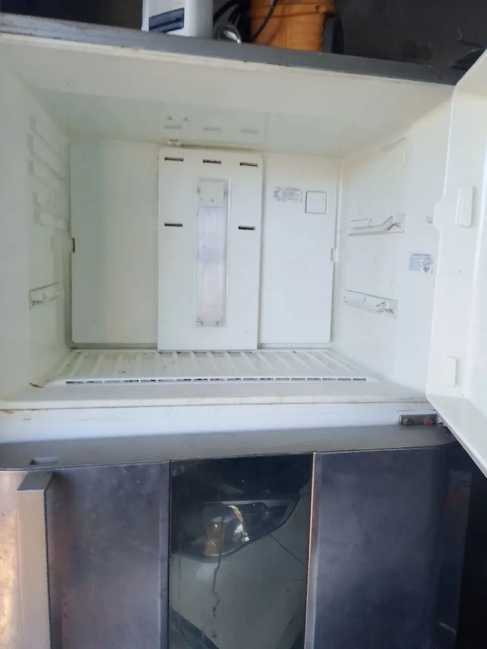 Geladeira com defeito  - Foto 3