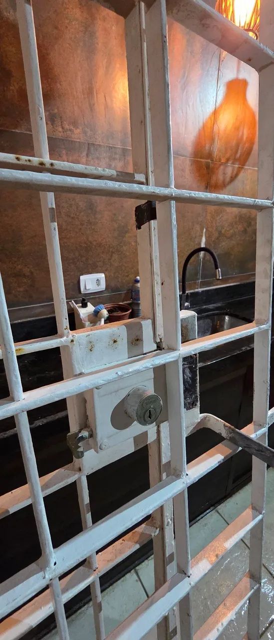 Vendo duas Grades 1,85 X 2,15 - Foto 4