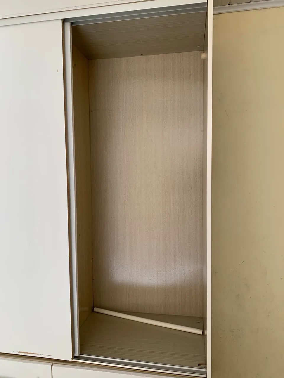 Guarda roupas com porta de correr  - Foto 5