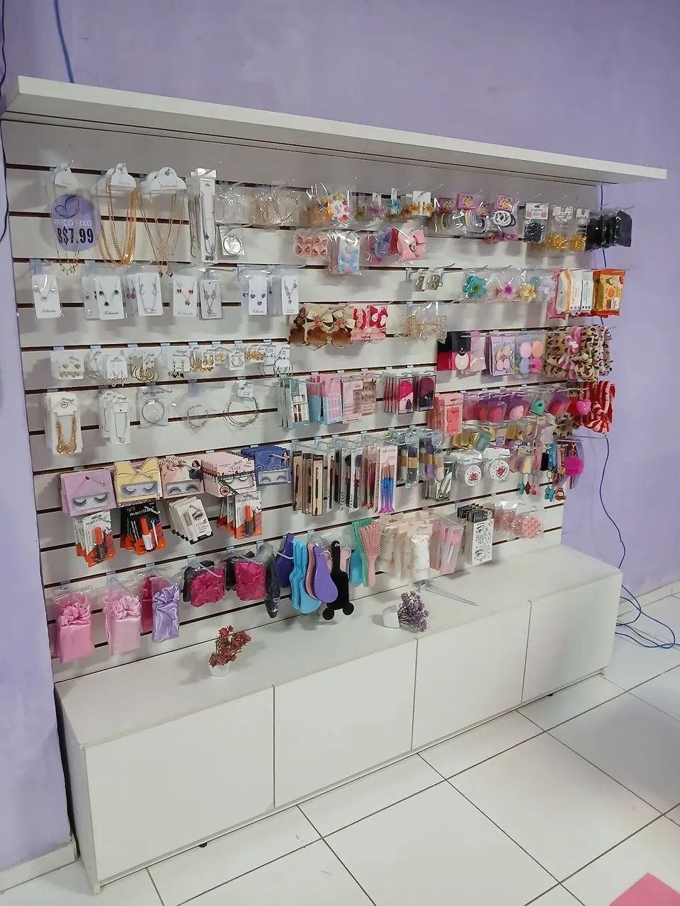 VENDO LOJA DE MAQUIAGEM E ACESSÓRIOS  - Foto 5