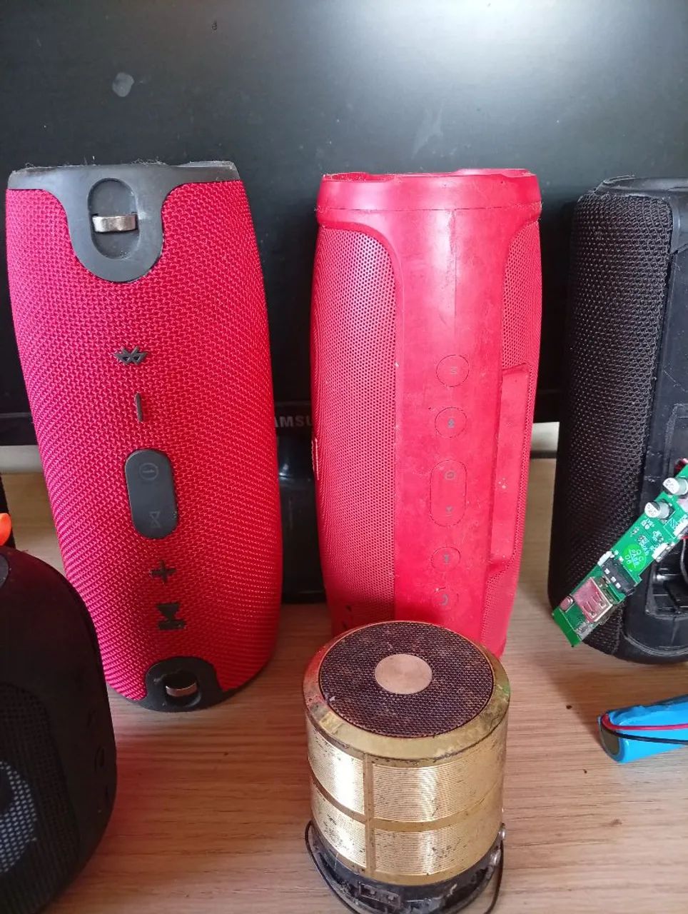 Lote B com 6 caixas de som Bluetooth com defeito  - Foto 3