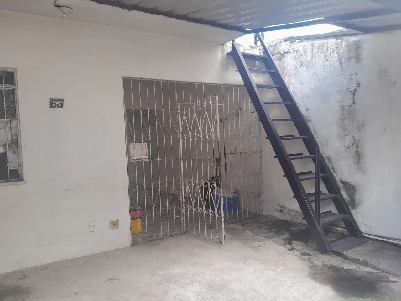 CASA COM 02 PAVIMENTOS  E GARAGEM NA VILA DA PRATA...