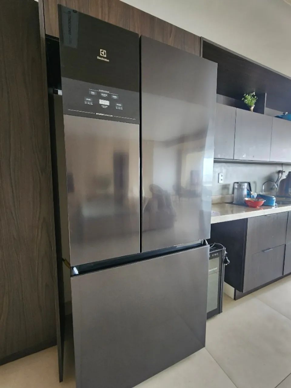 Geladeira Preta Electrolux 
