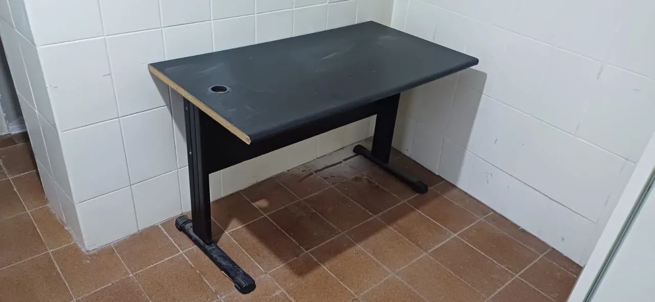 Mesa escrivaninha445600955358269441