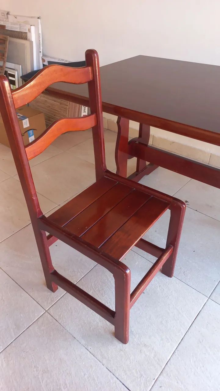 Jogo de mesa de madeira com 6 cadeiras - Foto 3