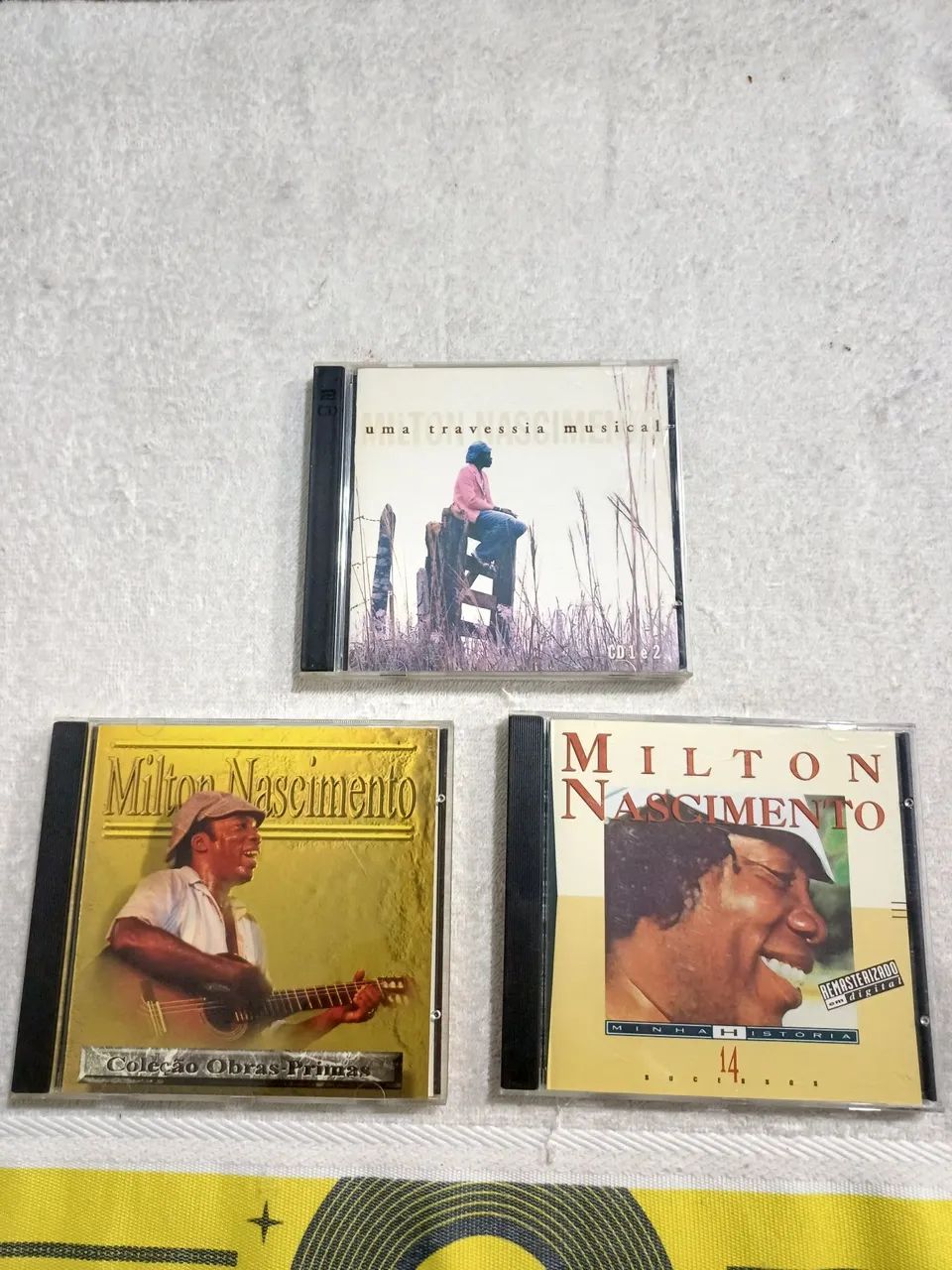 03 CDS sendo um Duplo do cantor Milton Nascimento 