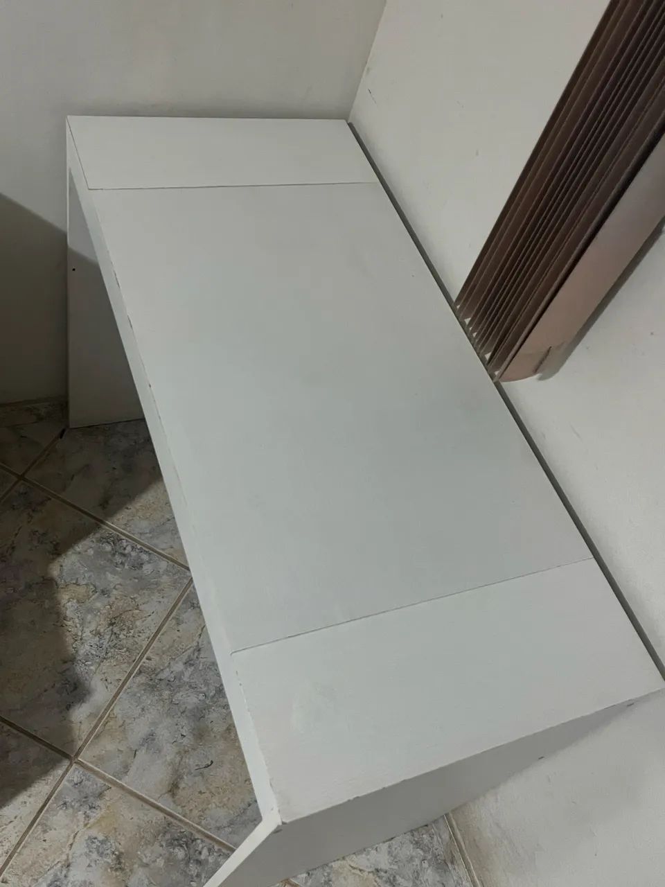 Escrivaninha simples branca 100x45cm - Foto 2