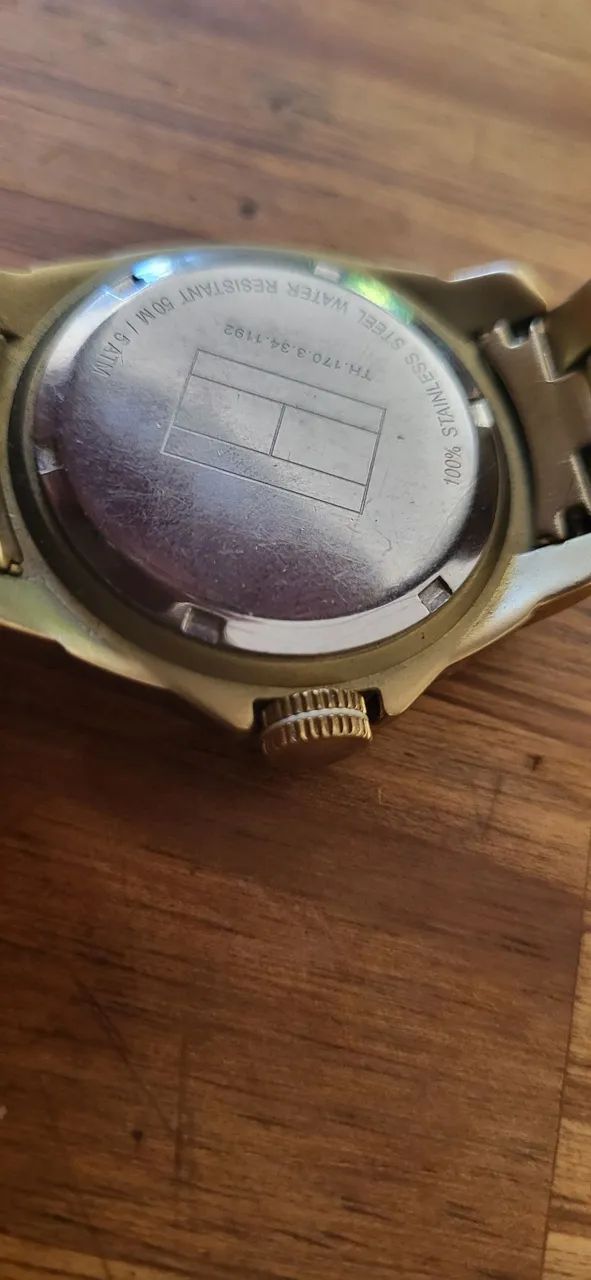 Relógio Tommy unissex dourado 40 mm de caixa  - Foto 4