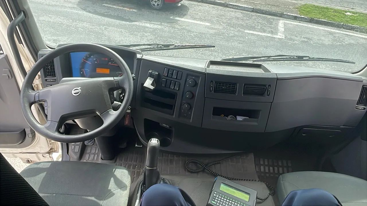 Volvo vm 270 6x2 - Foto 2