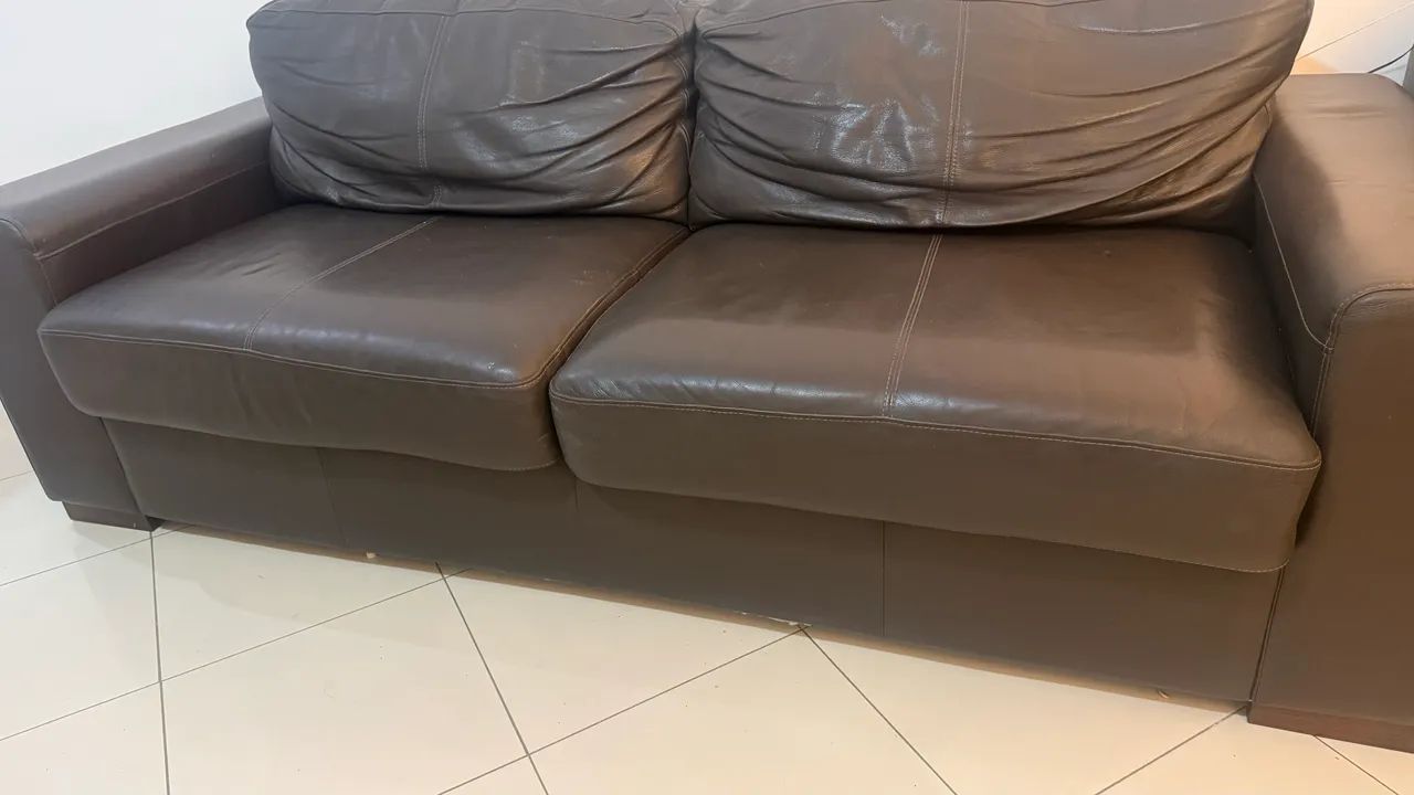 Sofá de Couro 3 Lugares - Excelente Estado - Foto 2