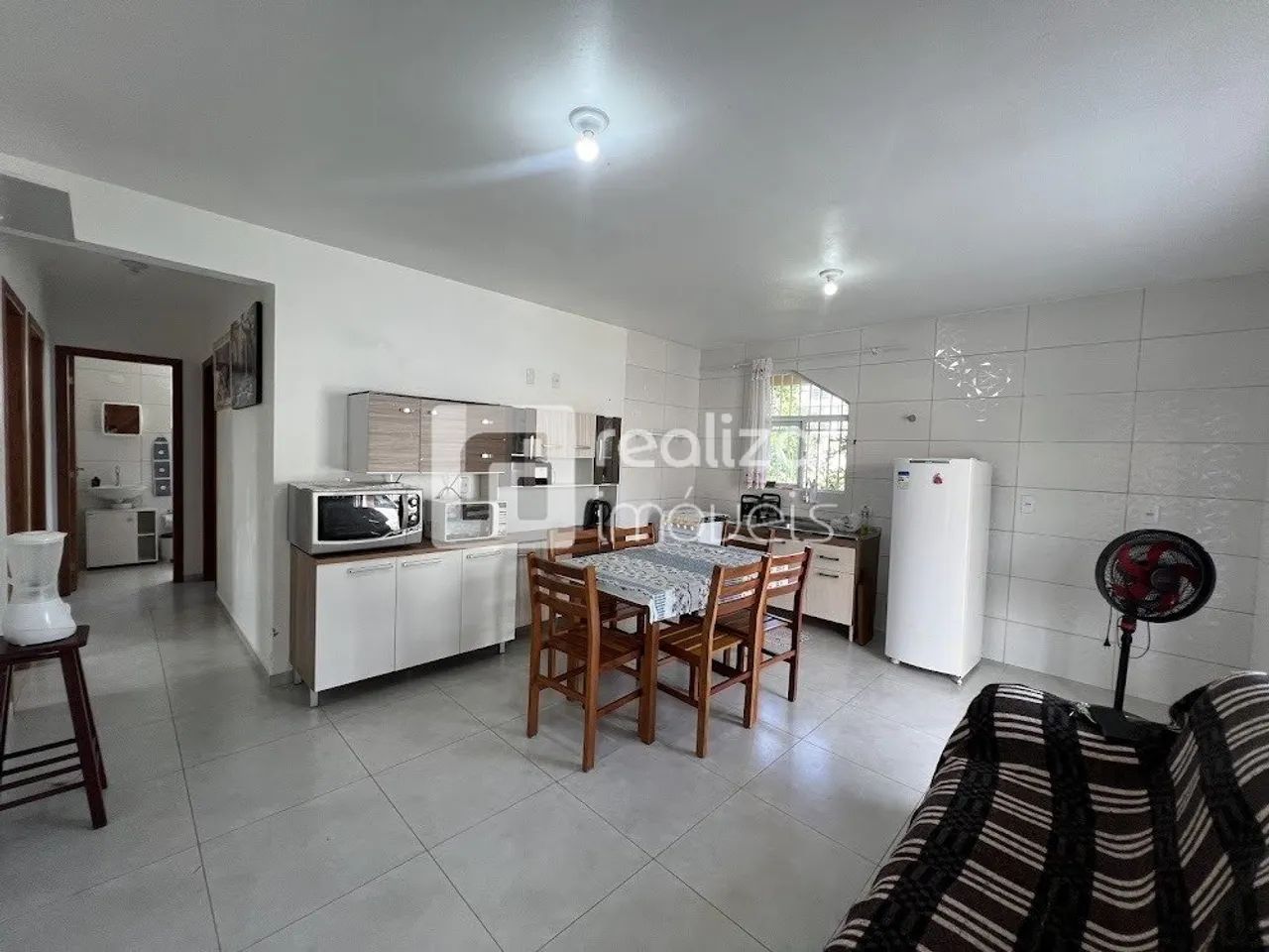Casa mobiliada 2 Dormitórios na Barra da Lagoa, Florianópolis. - Foto 2