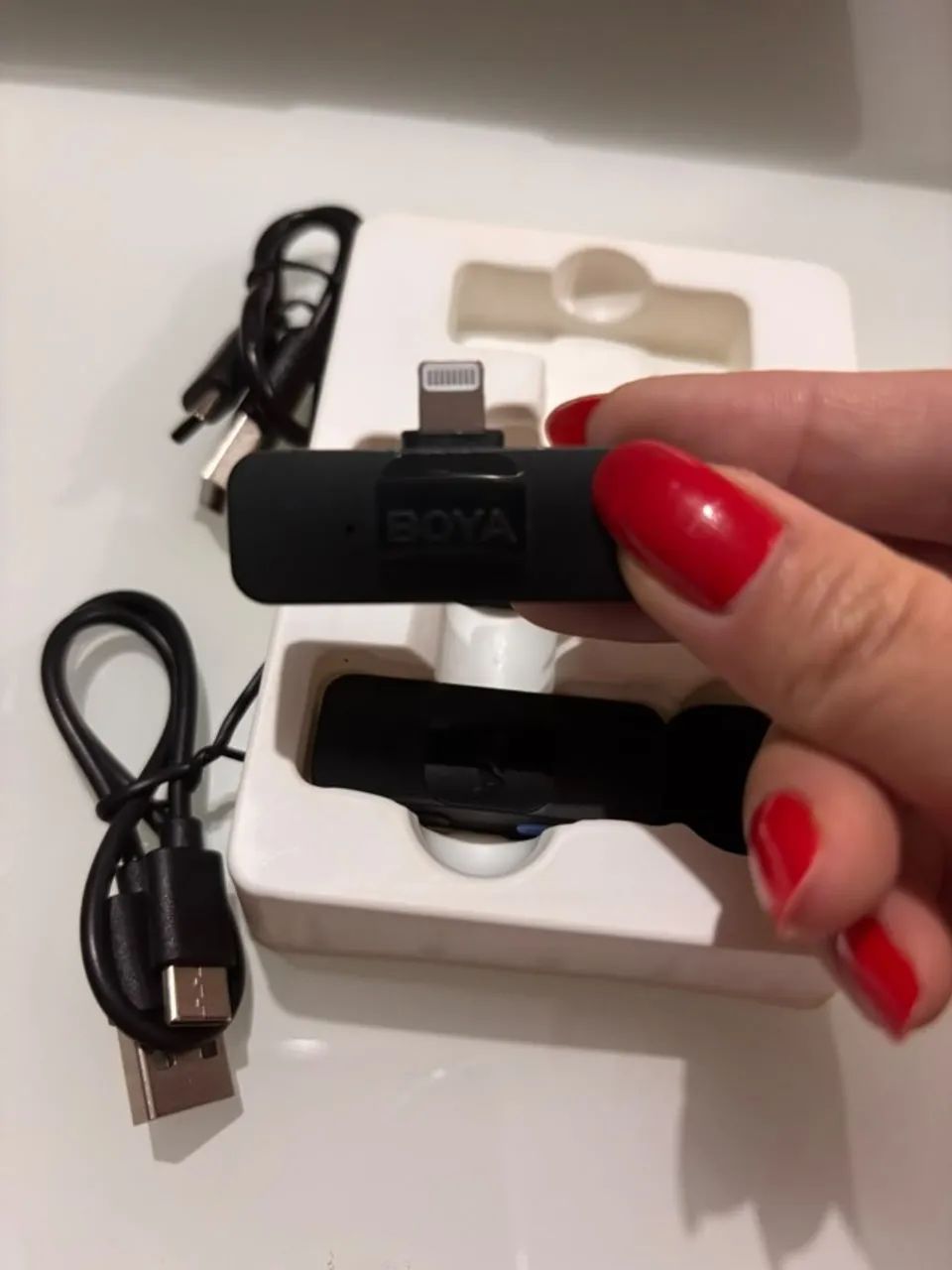Microfone De Lapela Sem Fio Boya BY-V2 Para iPhone (Lightning) - Perfeito Estado