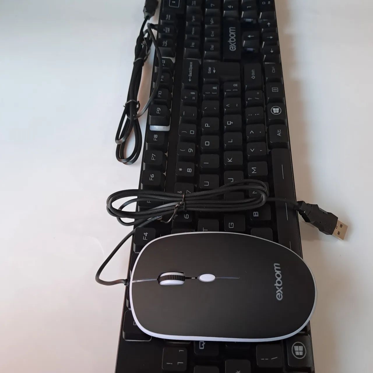 Kit teclado e mouse Exbom com LED