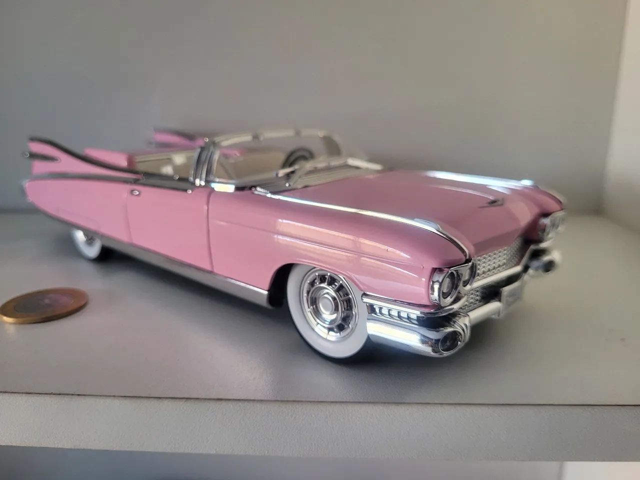 Miniatura Cadillac Eldorado Rosa