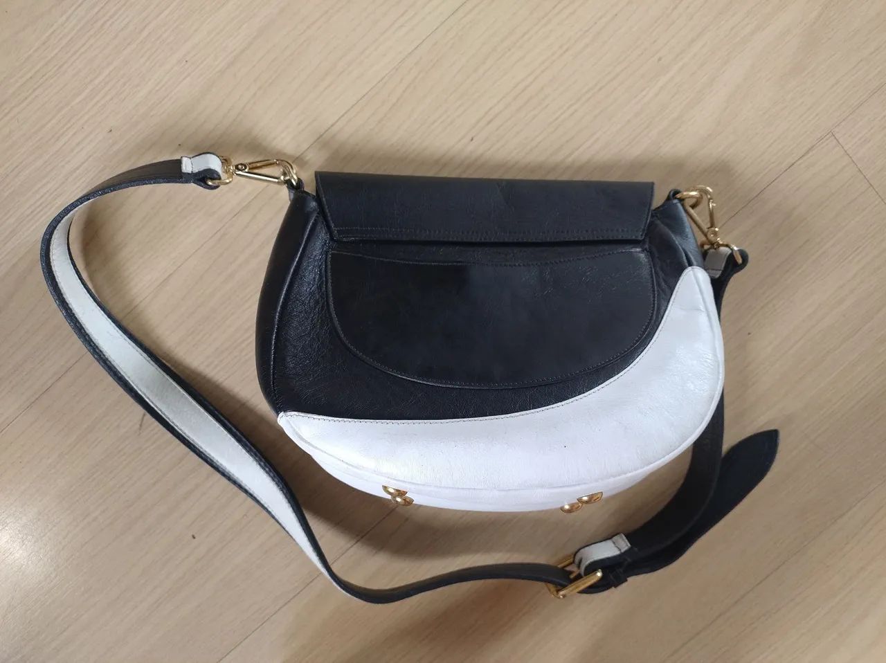 Bolsa de Couro  grife "Maria Dolores", super nova - Foto 4