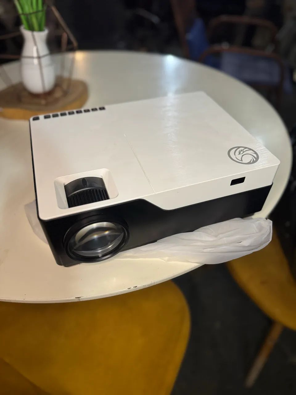 Projetor BrazilPC BPC 1080P M18 W 5000 Lumens Full HD LED HDMI USB VGA AV SD CARD Preto - Foto 2