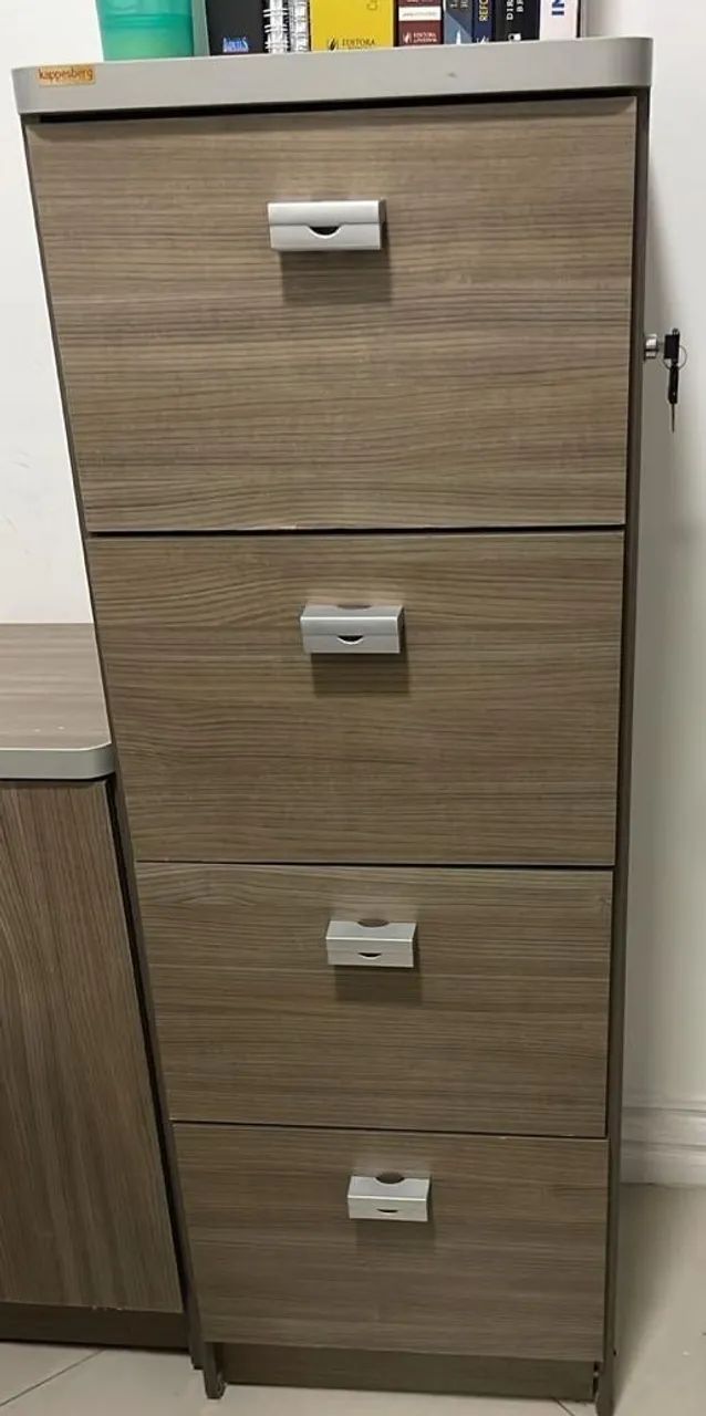 ARMÁRIO COM GAVETEIRO