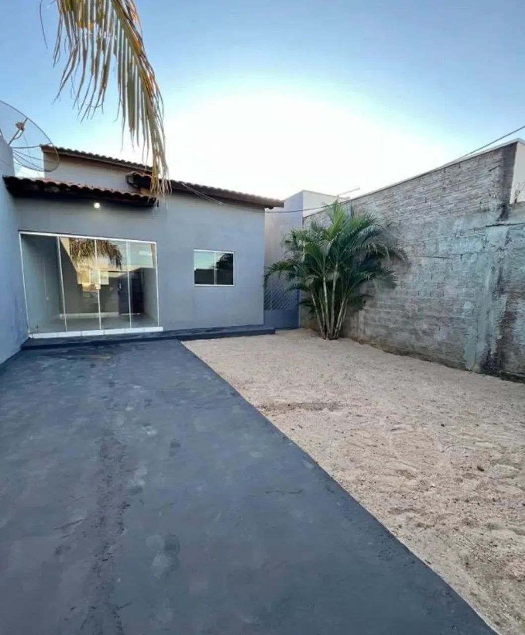 - CASA BEM LOCALIZADA À VENDA